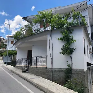 Apartamento Click, Gjirokastër